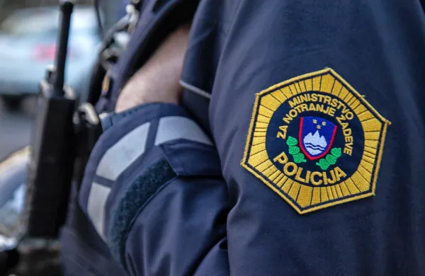 &Scaron;embije: zelo pijan za volanom zakrivil nesrečo in odpeljal dalje