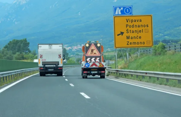 Na vipavski hitri cesti bodo dela tekla vsaj leto in pol, verjetno pa 
še kaj več.