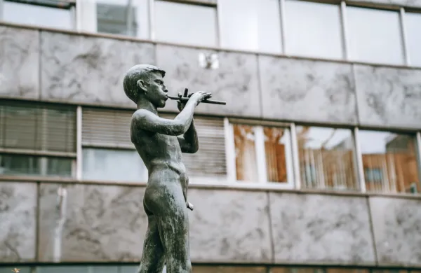 Radiotelevizija Slovenija bo zavezancem rtv-prispevka dvakrat 
letno poslala šest položnic, ki jih bodo še naprej plačevali 
mesečno. 