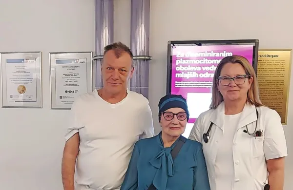 Diplomirani zdravstvenik Stanko Rovtar,  Klara Štrancar in specialistka hematologije, primarij Nataša Fikfak (z leve).