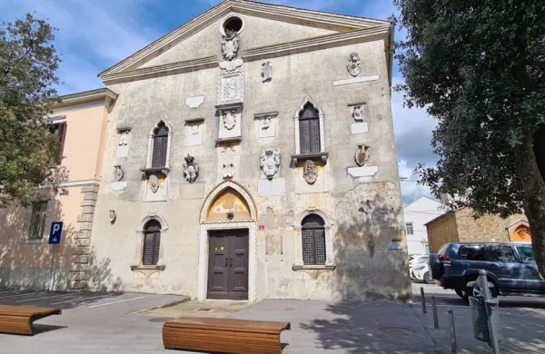 O tem, da bi v palači Fontico uredili prostore za Glasbeno šolo 
Koper, so se predstavniki šole in občine pogovarjali že dalj časa, 
zdaj pa je ta rešitev vse bližje. 