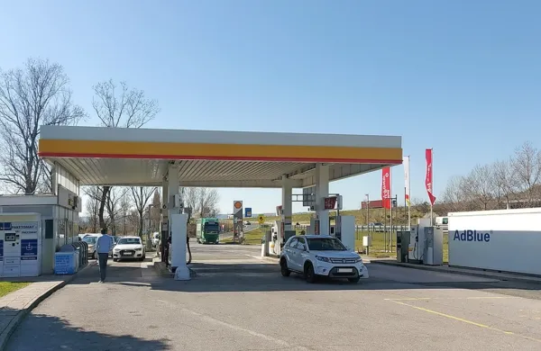 Bencinski  servis  na Bivju  so  v dobrih  dveh  mesecih  oropali  že  
drugič. 
