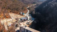 Kolektorjev 350-milijonski zahtevek je povezan z zapleti z viaduktom v  dolini Glinščice.  