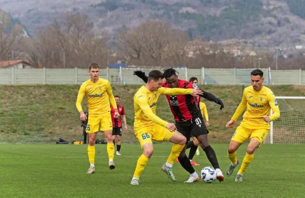 Ishaq Rafiu (z žogo) se je v Celju izkazal z golom. Kako bo danes 
proti Mariboru? 