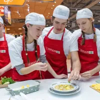Učenci O&Scaron; &Scaron;turje prepričali komisijo s &scaron;jelnovko s polento