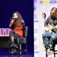  Z  rock glasbo sta prireditev popestrila Eva Hočevar in Jakob 
Podlesek. 