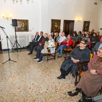 Kocjančičevo priznanje z nagrado v roke Franju Frančiču