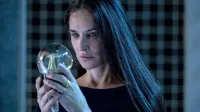 Demi Moore si je za vlogo v The Substance prislužila zlati 
globus. 