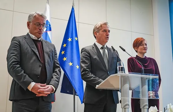 Koalicija bo poskušala pred volitvami prepričati volilce, da bodo reforme nekaj prinesle tudi državljanom.