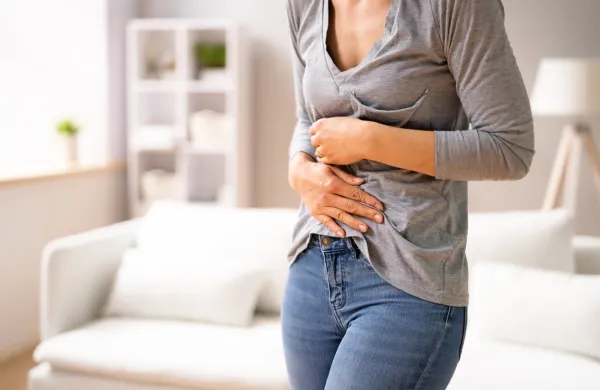 Gastritis spremljajo bolečine v želodcu, napenjanje, težave z 
zgago, slabost ...