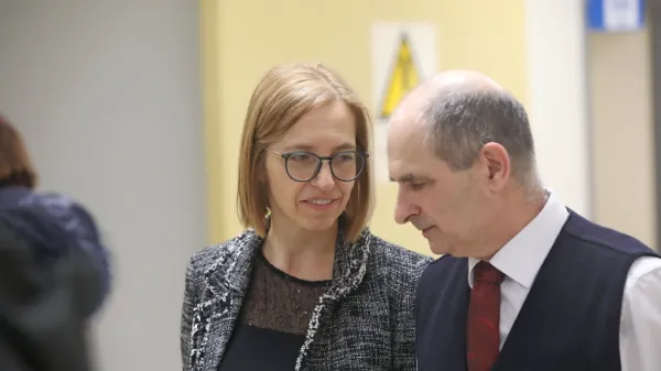 Ministrica za zdravje Valentina Prevolnik Rupel je poslovnemu 
direktorju SBI Radivoju Nardinu že izrazila pripravljenost za 
pomoč države pri posodabljanju.