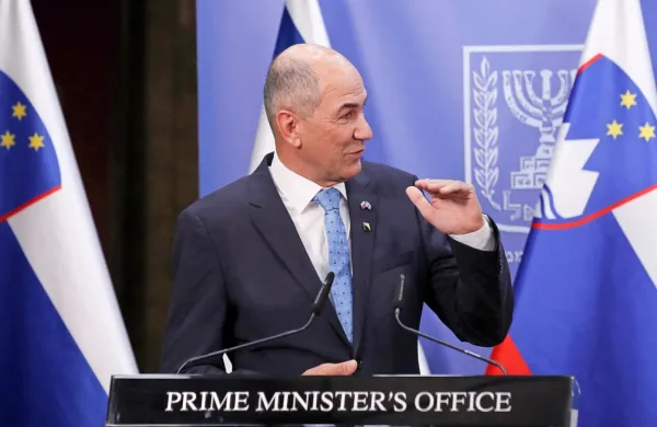 Janša se je te dni mudil tudi v Izraelu, kjer spregovoril na 
mednarodni konferenci o antisemitizmu