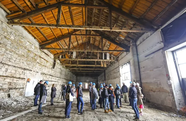 104 metre dolgega koprskega Libertasa so zdaj osvobodili pregrad med prekati. 