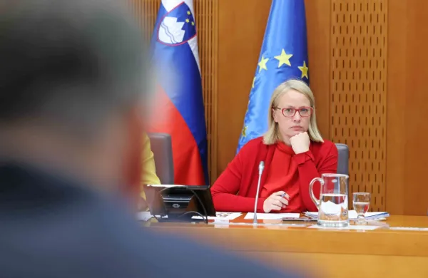 Prvopodpisana pod pobudo, poslanka Svobode Tamara Kozlovič
