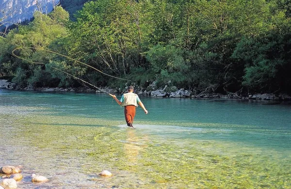 V Posočju se je začela ribiška sezona na rekah.