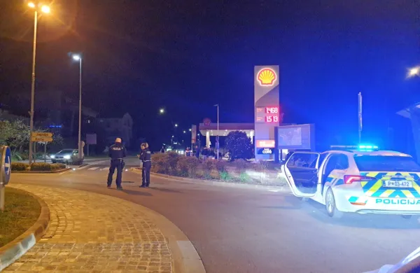 Voznica zbila motorista