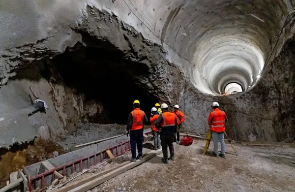Tur&scaron;ki delavci na drugem tiru prejeli plače