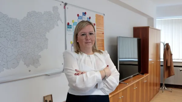 Ministrica Mateja Čalušić se je lotila kmetijske reforme, v kateri ji 
očitajo soliranje, ona pa zatrjuje, da je razprava široka kot že dolgo 
ne.