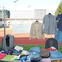 Garažna razprodaja v Novi Gorici: dogodek, ki mlade spodbuja k medsebojni izmenjavi rabljenih stvari