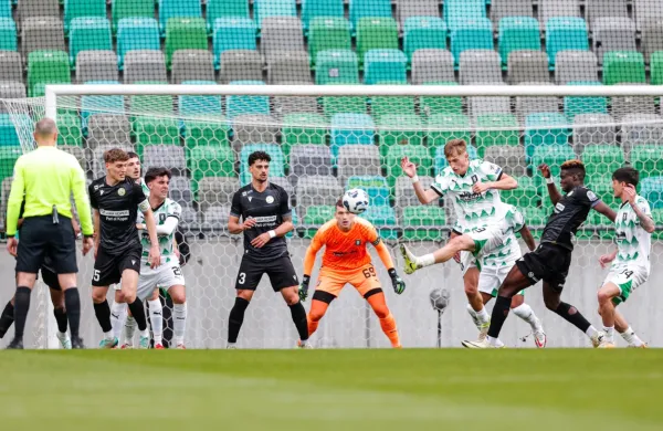   Derbi 29. kroga prve slovenske nogometne lige med Olimpijo in 
Koprom se je razpletel z remijem 1:1.