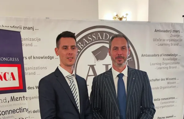Kris   in   Timon Brataševec sta prejela      priznanje Ambasadorjev 
znanja. 