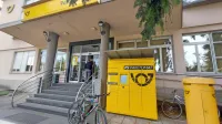 Pošta Slovenije prodaja  poslovno stavbo in poslovalnico  v Novi 
Gorici, a zagotavlja, da bo poslovalnica delovala tudi v prihodnje. 