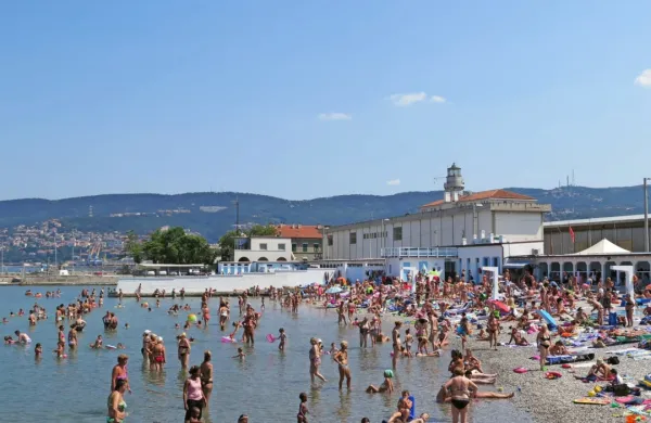 V Italiji nov trend rezervacije prostora na plaži prek spleta