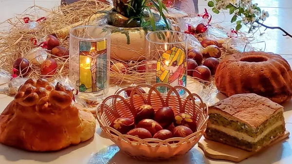 Praznično obložena miza