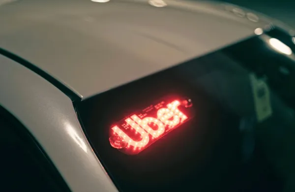 Ameriška platforma za prevoze in dostavo Uber  načrtuje vstop na 
slovenski trg. 