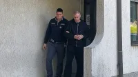 Boštjan  Tomažič (desno)  je  v  priporu  od  lanskega  junija.  