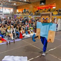 UmiKo: &ldquo;Po &scaron;olski telovadnici so se sprehajali nezemljani&rdquo; (FOTOGALERIJA)