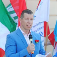Generalni sekretar Obalne sindikalne organizacije - KS 90 Damjan 
Volf