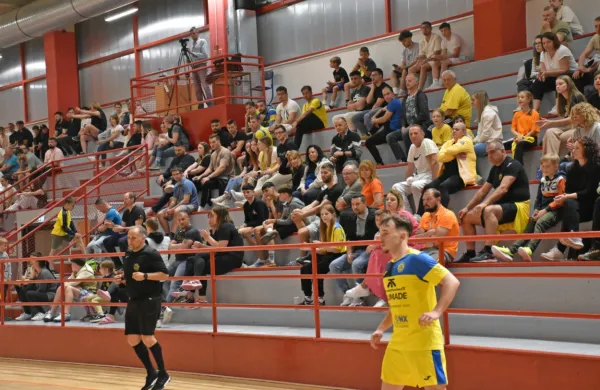 Kljub delovniku in so bile tribune na Škofijah solidno zasedene.