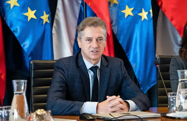 Predsednik vlade Robert Golob