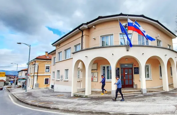 V Občini Pivka so v zadnjem letu največjo pozornost namenili 
obnovi cestne infrastrukture in načrtovanju gradnje novih cest.