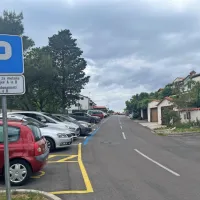 Tudi v Bevkovi ulici je občina uredila dodatna parkirna mesta za 
kratkotrajno parkiranje. 