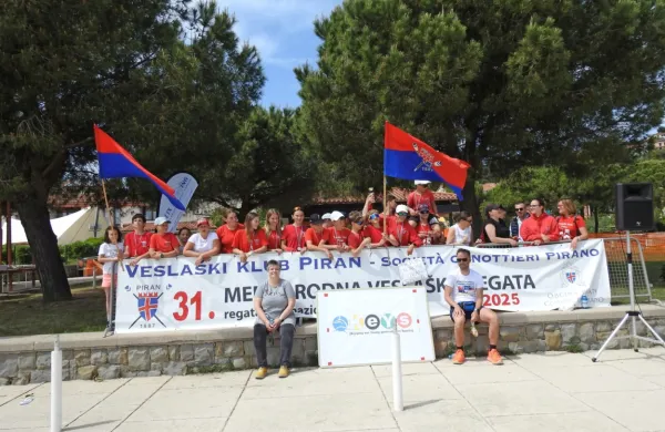 Piranski veslači so bili na svojem domačem tekmovanju ekipno 
tretji.