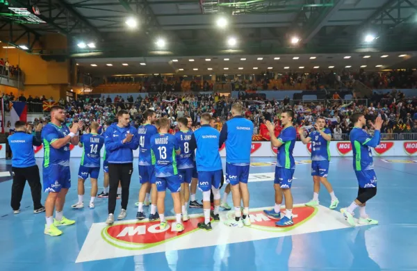 Slovenski rokometa&scaron;i stoodstotni
