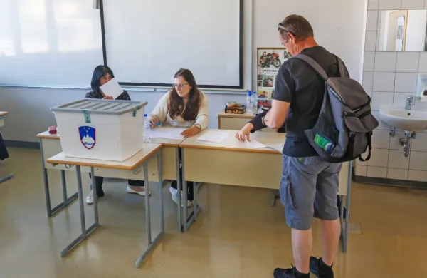 Do 16. ure 17,72-odstotna volilna udeležba