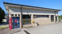 Mercatorjev market v Prvačini sedaj sameva, njegova usoda pa še 
ni znana.