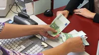 Tožilstvo preganja direktorico, ker naj bi z denarjem družbe, ki jo 
je vodila, brez vednosti drugih družbenikov kupila nepremičnini 
zase.