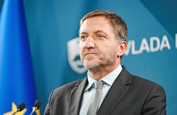 Klemen Boštjančič,  minister za finance
