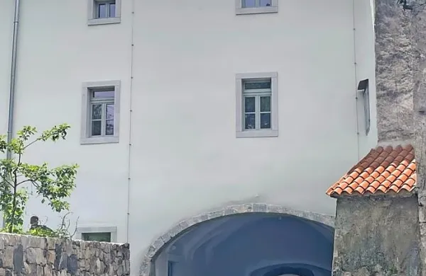 Mitnica v Senožečah
