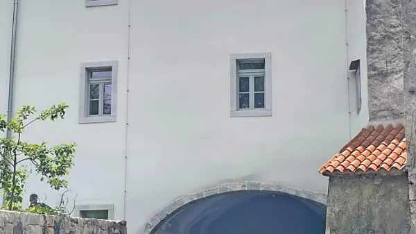Mitnica v Senožečah