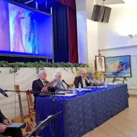 S spomini so se Zvestu Apolloniu  poklonili prijatelji, sošolci in 
sovrstniki Borut Logar, Ido Kocjančič, dr. Livij Jakomin in Dorina 
Beržan.