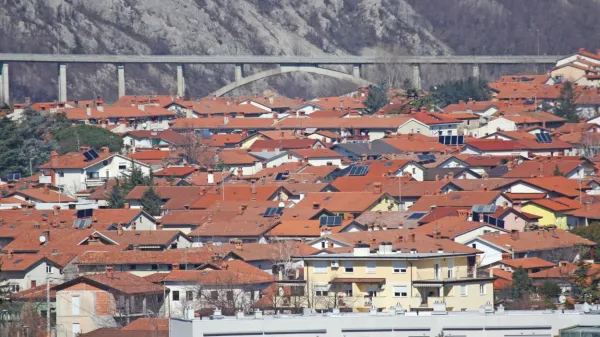 Pripis posplošenih vrednosti nepremičnin v evidenco vrednotenja  še  poteka, zato  še ni javno dostopna.