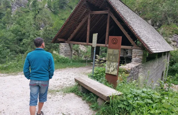 Putrihove klavže na Belci so izdelali po načrtih domačina Jožefa 
Mraka leta 1779 in so delovale do leta 1926.
