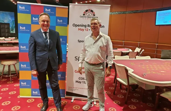 Predsednik uprave Hita Sandi Brataševec (levo) in organizator   
mednarodne konference COS25 Lucien Wijsman.