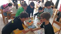 Sestavljanje  lego robotov je eden od ustvarjalnih načinov spoznavanja vsebin računalništva in informatike. 