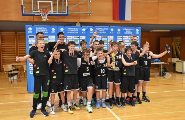 Osnovna šola Frana Erjavca Nova Gorica, državni prvak.